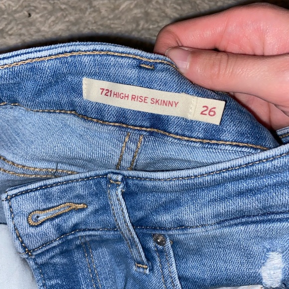 Levi’s Ripped Skinny Jeans - Picture 2 of 4